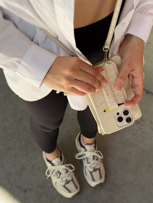 iPhone Hülle mit Strap - Sand Croco